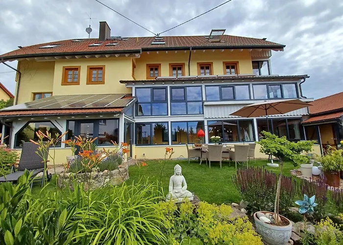 Haushaelfte Ca 290 Qm Luxus Zur Alleinnutzung Апартаменты Лёффинген