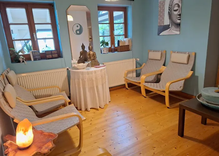 Haushaelfte Ca 290 Qm Luxus Zur Alleinnutzung Лёффинген